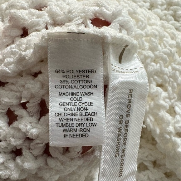 White V-Neck Open Weave Cotton Poly Blend Swim Coverup/Tunic Sweater. - Picture 12 of 12